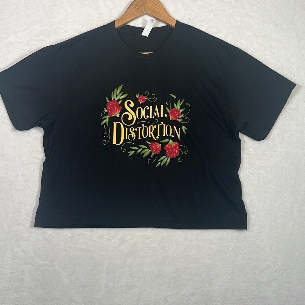 Social Distortion concert release black floral women‎ crop top T-shirt women Med